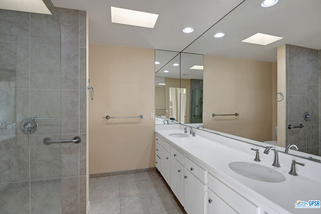 Image 19 for 288 Desert Lakes Dr