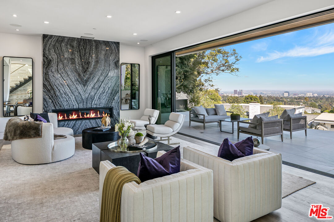 1635 Casale Rd, Pacific Palisades, CA 90272