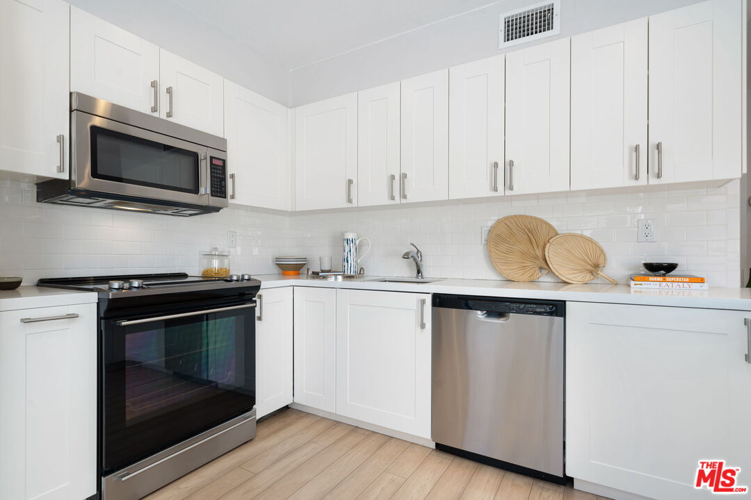 Image 16 for 6135 Montecito Dr #5