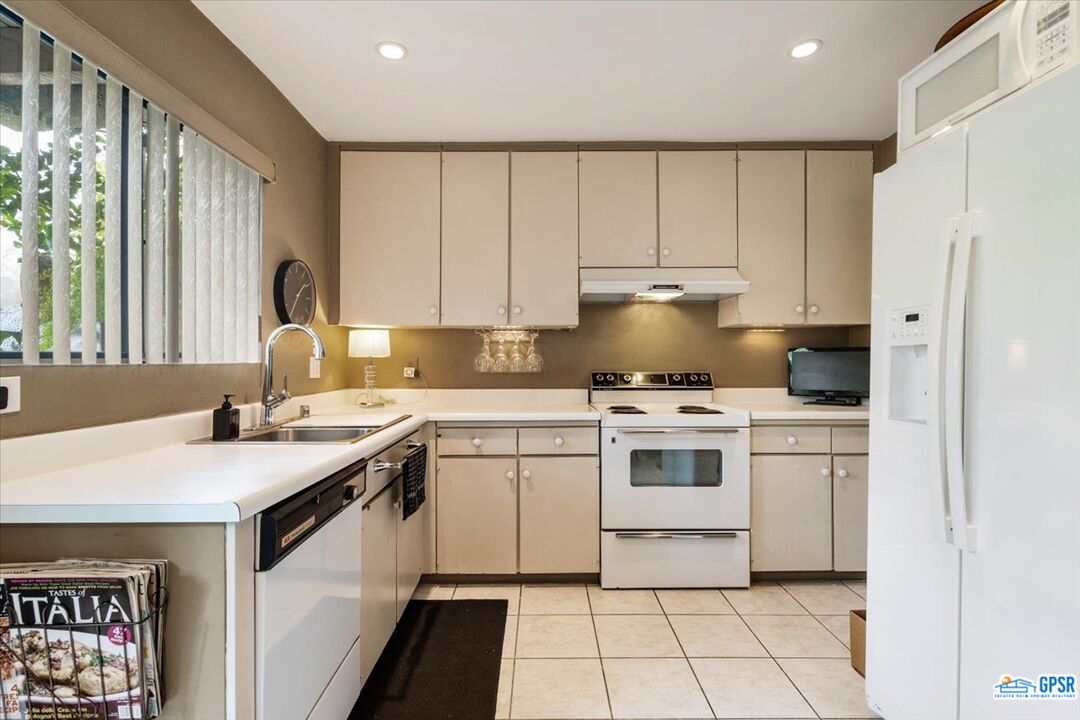 Image 9 for 1268 Ramon Rd #31