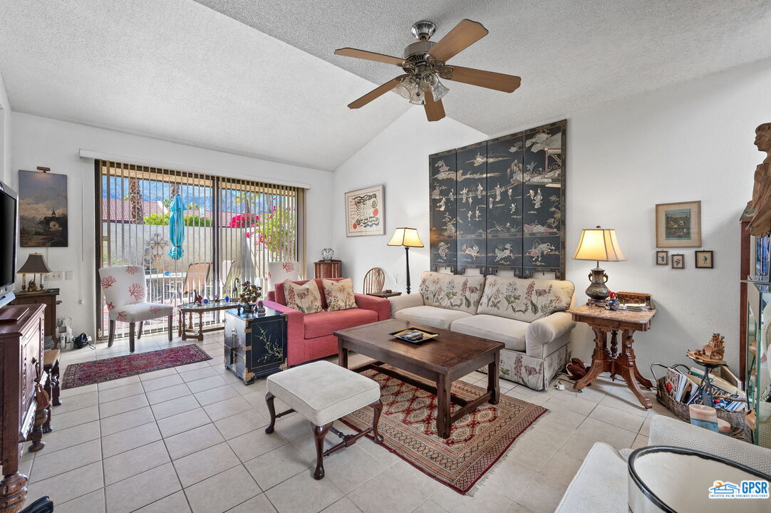 Image 10 for 1453  E Amado Rd