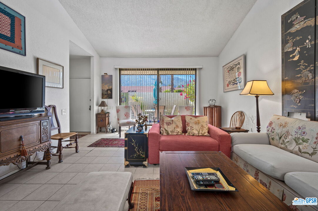 Image 9 for 1453  E Amado Rd