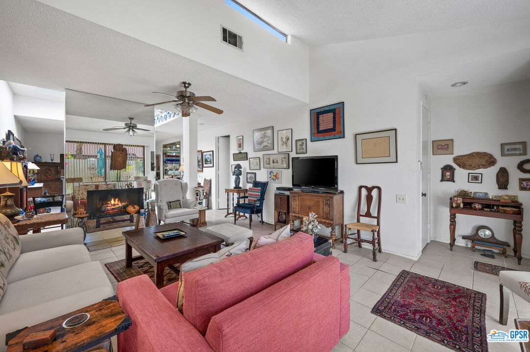 Image 25 for 1453  E Amado Rd