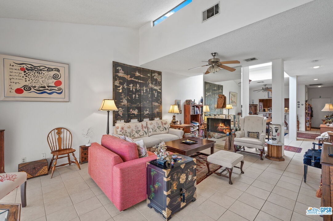 Image 3 for 1453  E Amado Rd