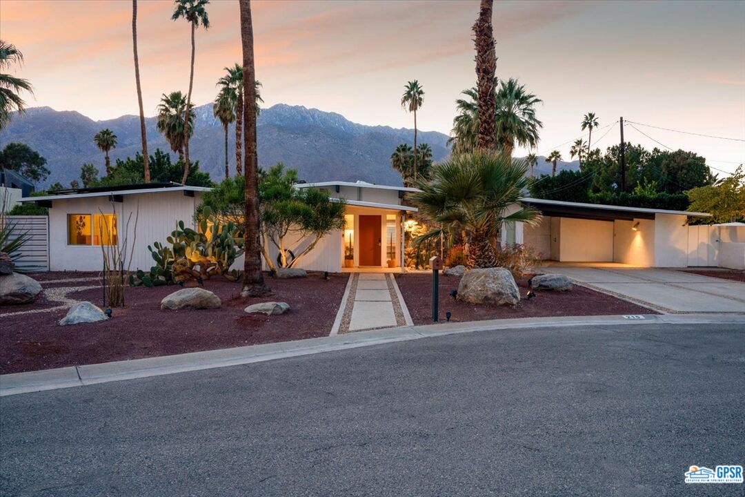 Image Number 1 for 215  N Helena Cir in Palm Springs