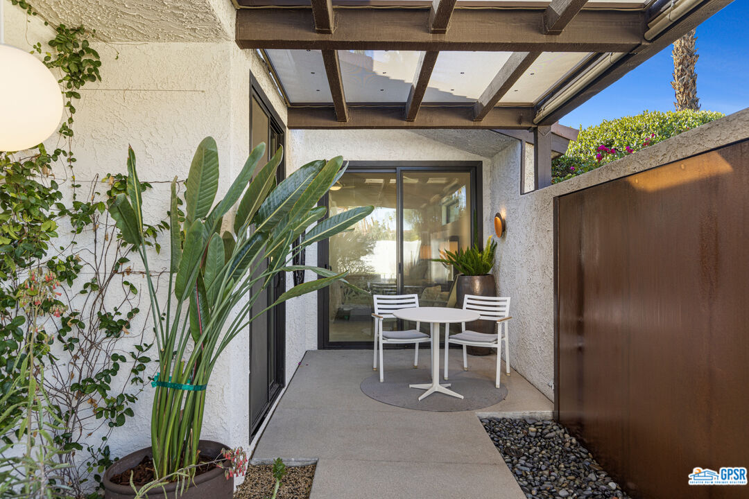 Image 32 for 1310  E Andreas Rd