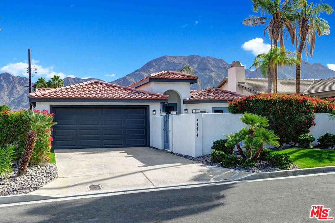 Thumbnail of 54404 Avenida Madero