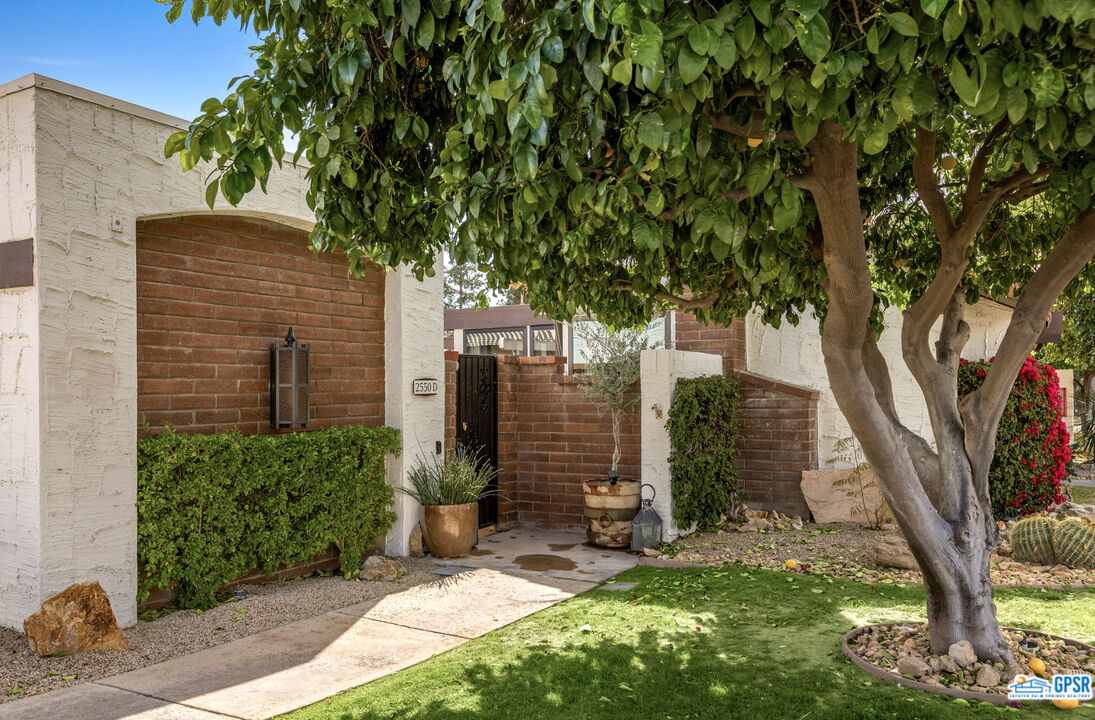 Image 2 for 2550 Miramonte Cir #D