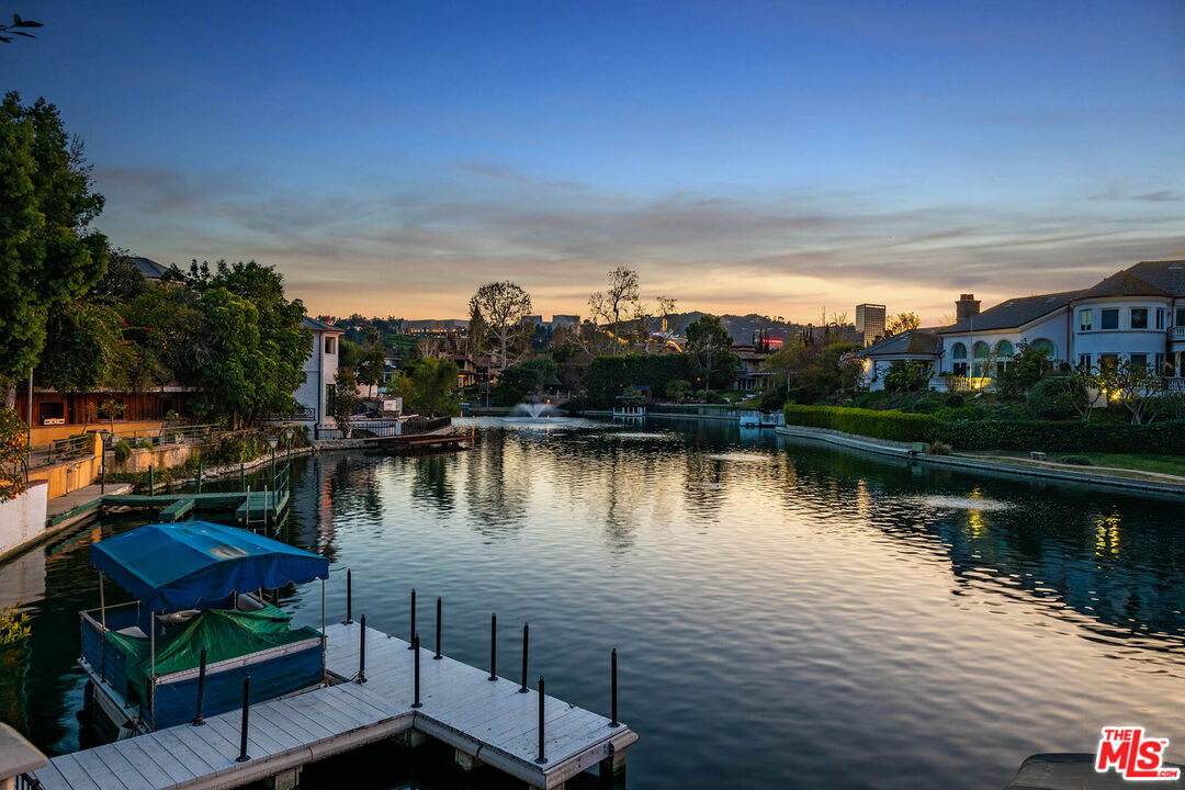 10024 Toluca Lake Ave, Toluca Lake, CA 91602