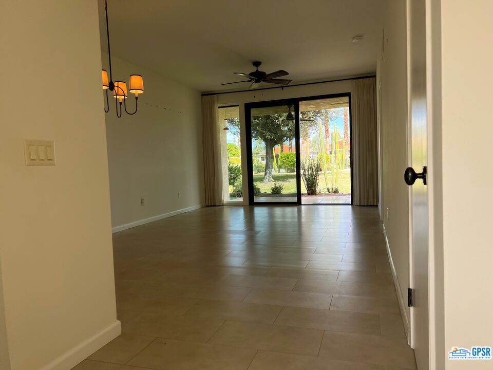 Image 17 for 688 N Majorca Cir