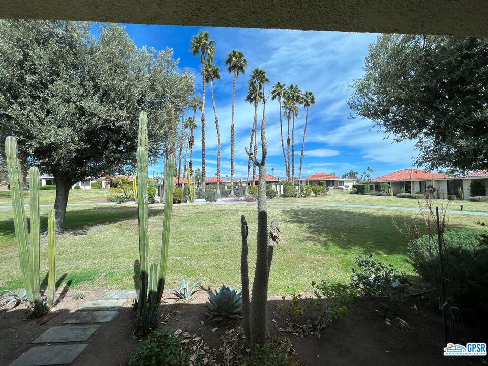 Image 2 for 688 N Majorca Cir