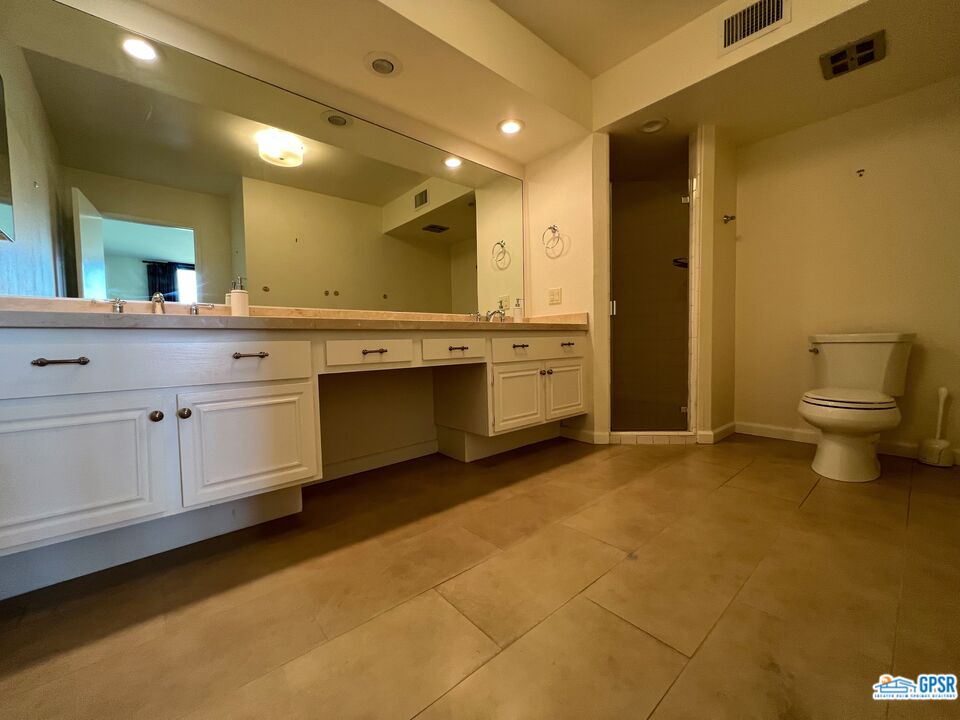 Image 9 for 688 N Majorca Cir