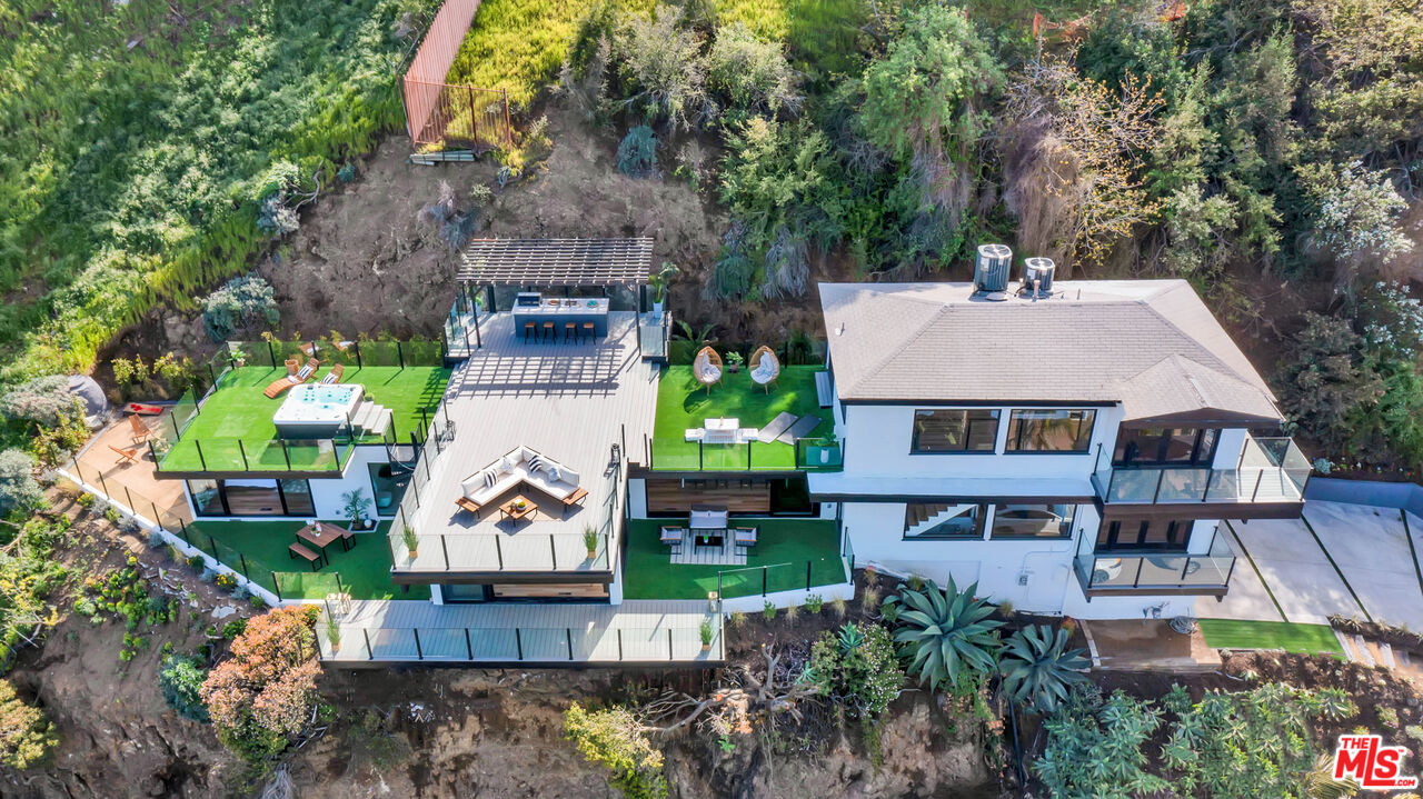 7308 Pacific View Dr, Hollywood Hills, CA 90068