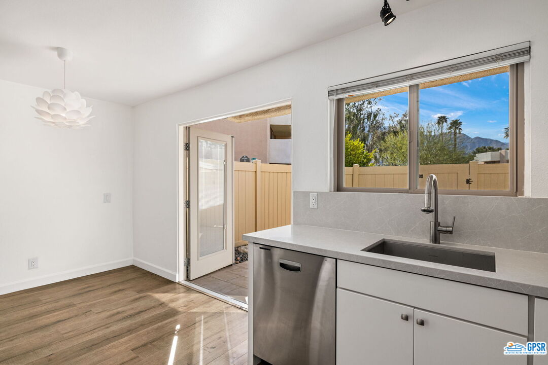 Image 14 for 1268 Ramon Rd #17