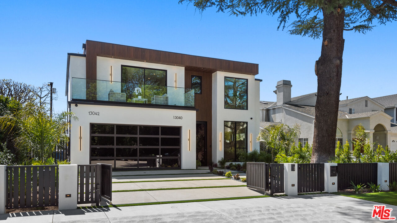 13040 Bloomfield St, Studio City, CA 91604