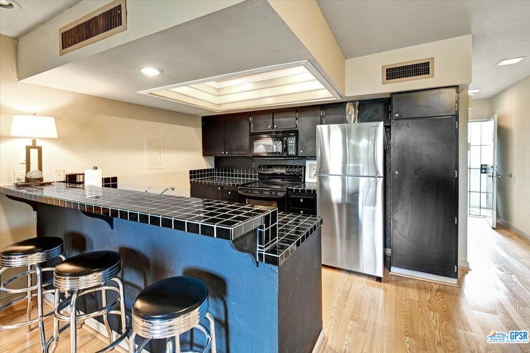 Image 6 for 1655 Palm Canyon Dr #404