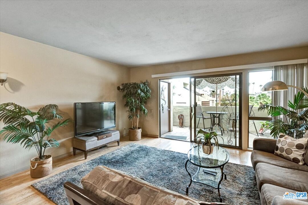 Image 3 for 1655 Palm Canyon Dr #404
