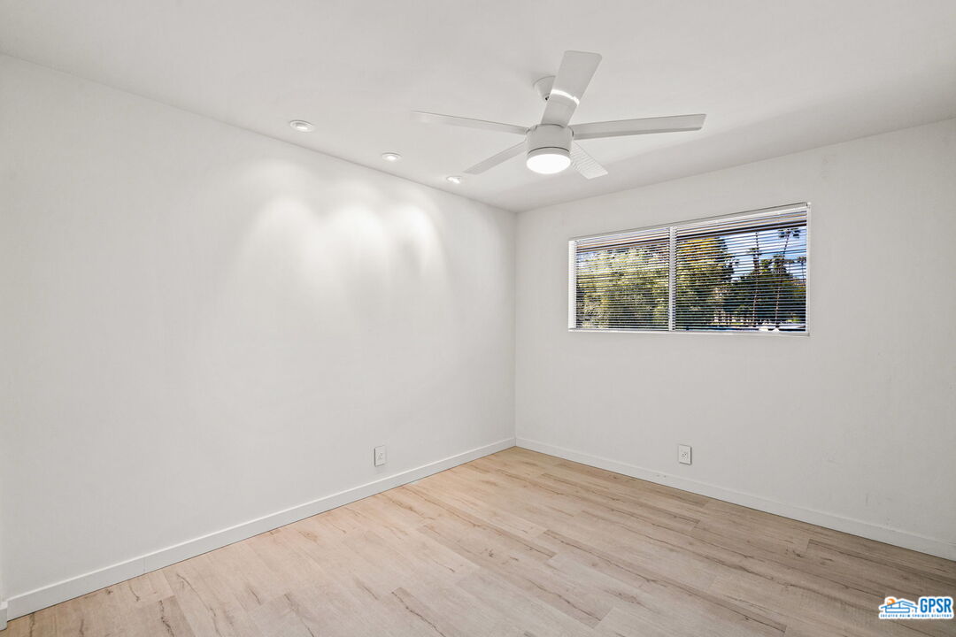 Image 12 for 2857 Los Felices Rd #207