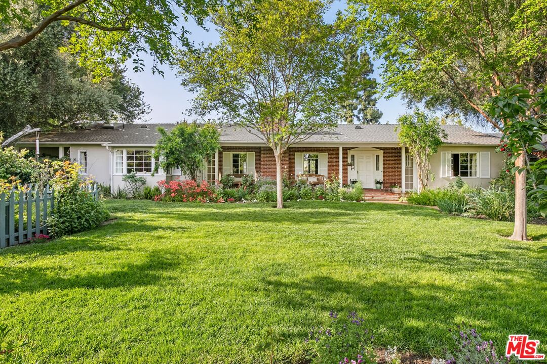 13535 Hatteras St, Van Nuys, CA 91401