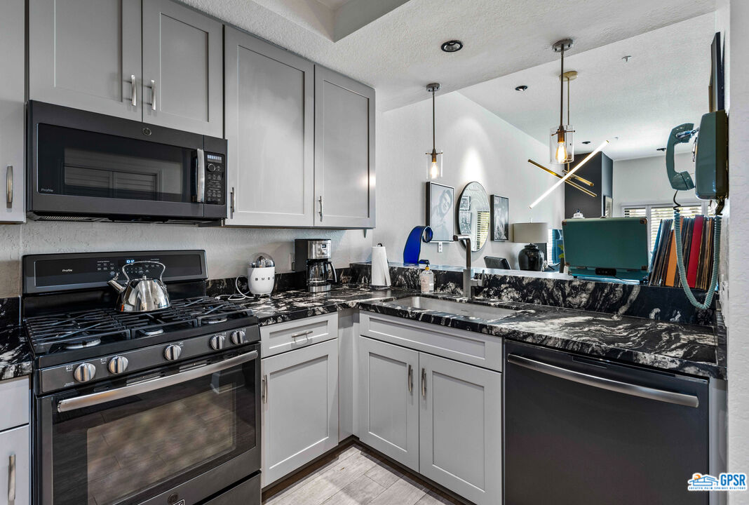 Image 13 for 2601 Broadmoor Dr #6