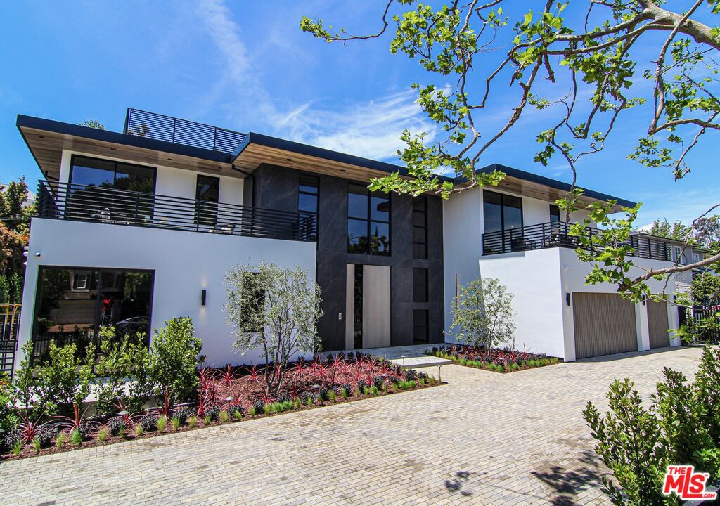 219 Homewood Rd, Los Angeles, CA 90049