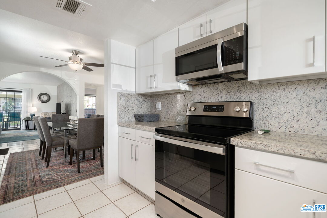 Image 20 for 2701 Mesquite Ave #W109