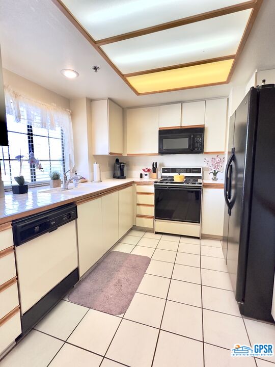 Image 10 for 68173   Lakeland Dr