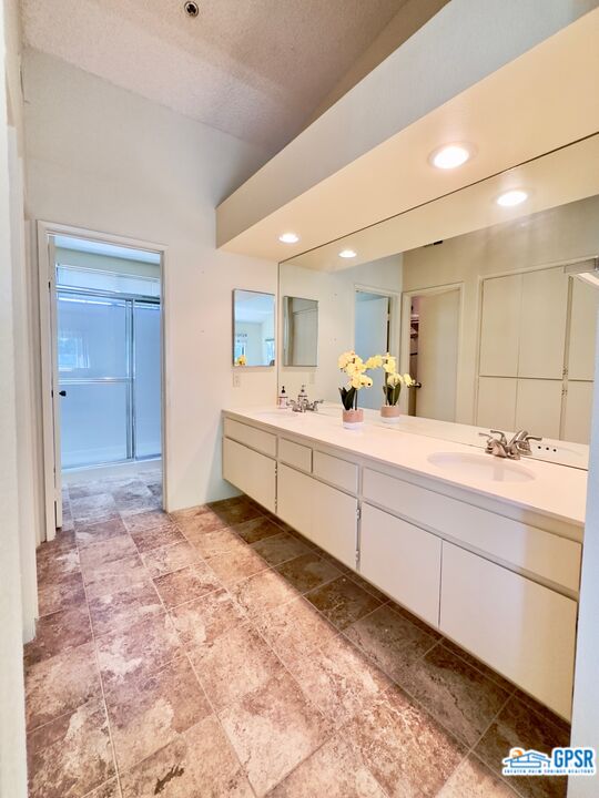 Image 7 for 68173   Lakeland Dr
