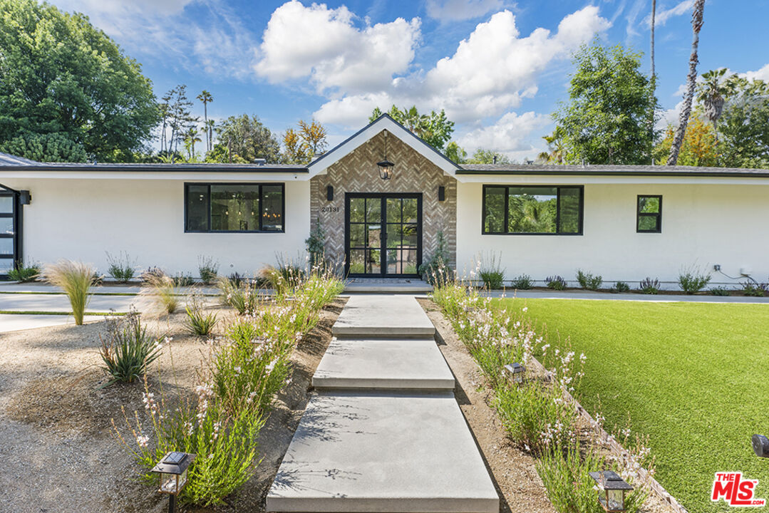 20131 Allentown Dr, Woodland Hills, CA 91364