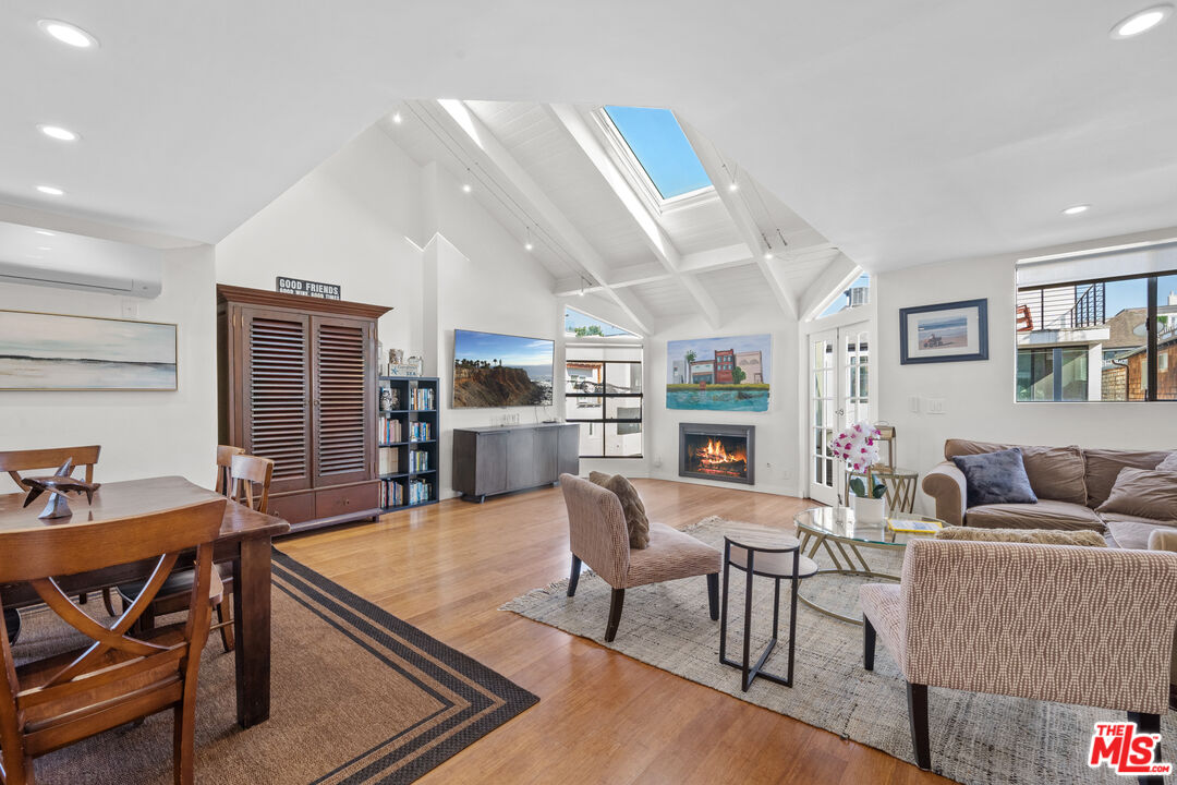 30 Voyage St, Marina Del Rey, CA 90292