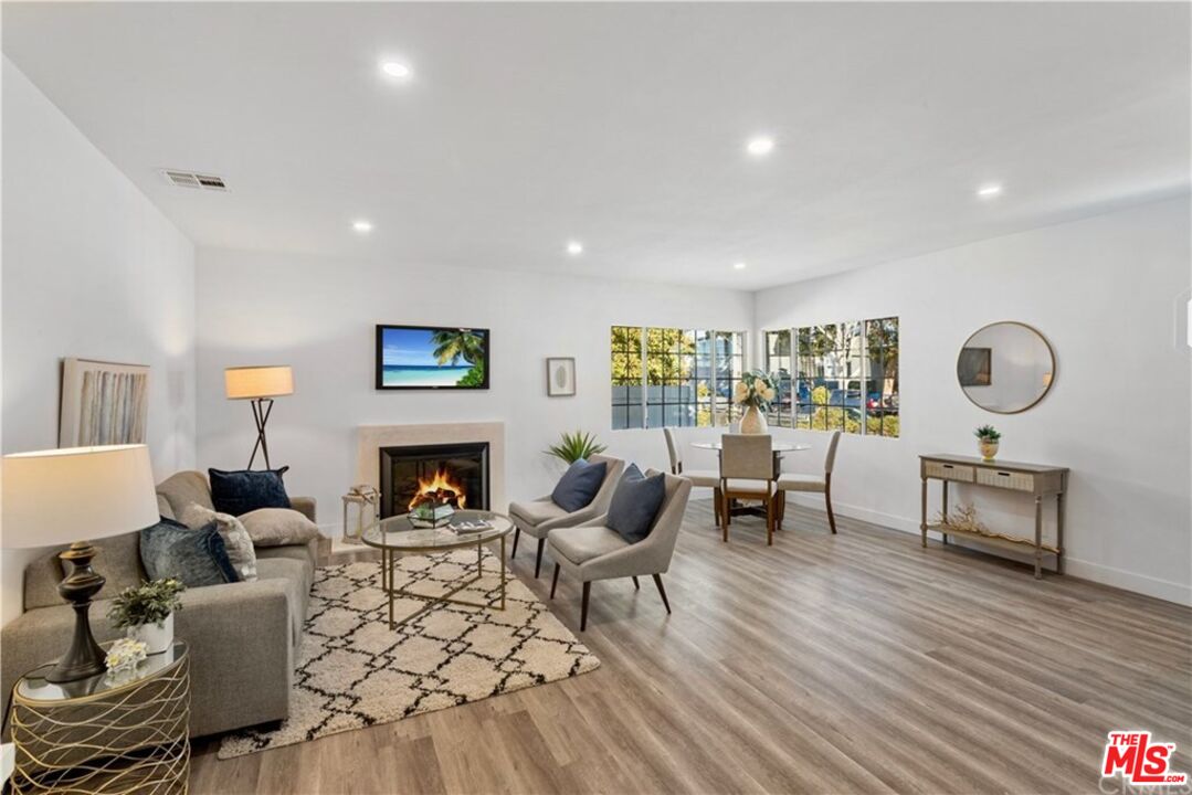 6225 Noble Ave, Van Nuys, CA 91411