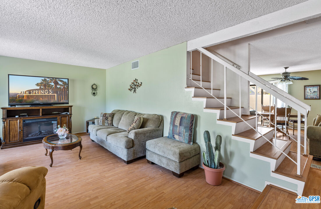 Image 6 for 6065 Montecito Dr #2
