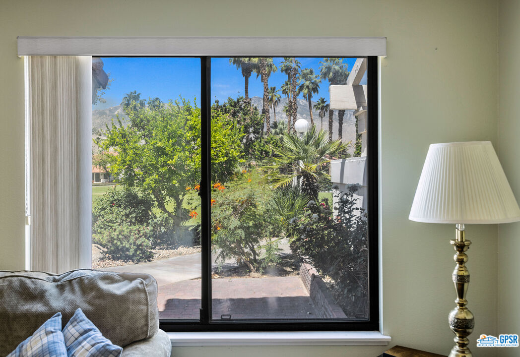 Image 4 for 6065 Montecito Dr #2