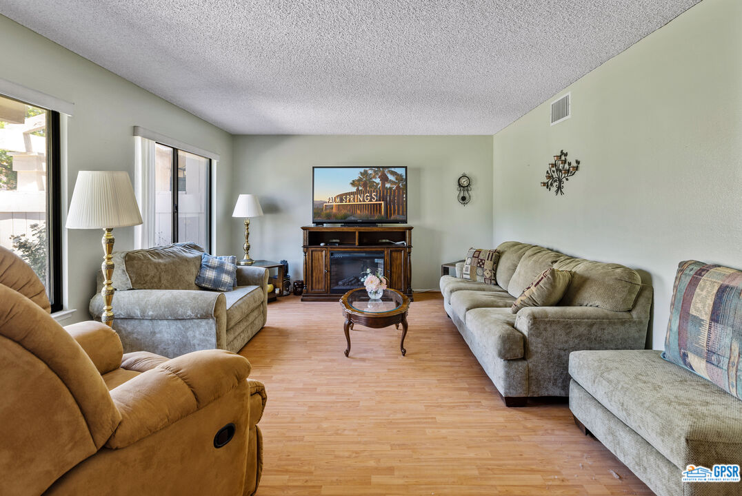 Image 5 for 6065 Montecito Dr #2