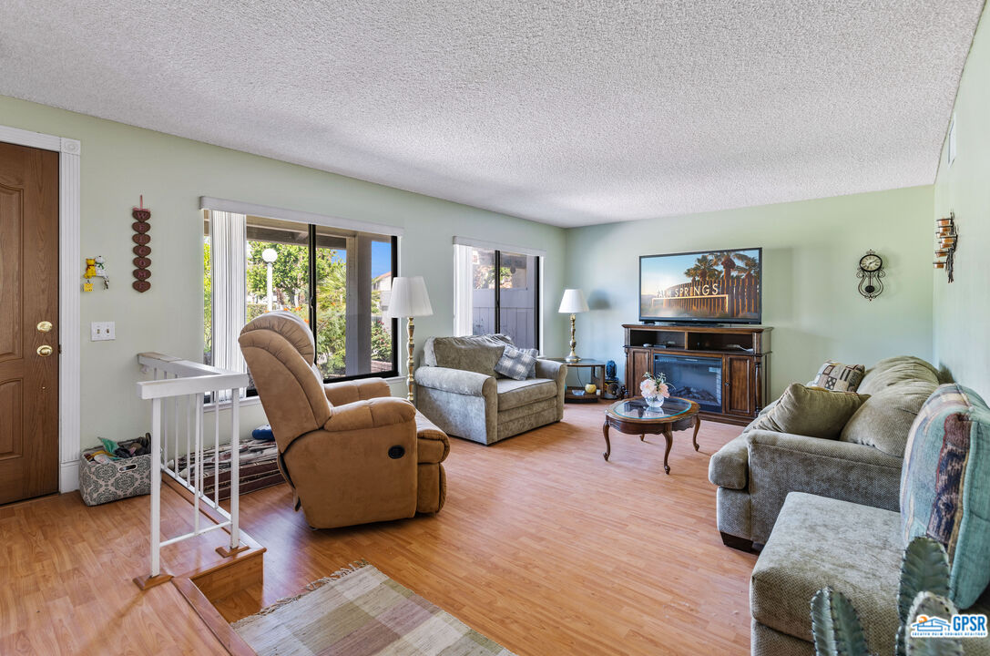 Image 3 for 6065 Montecito Dr #2