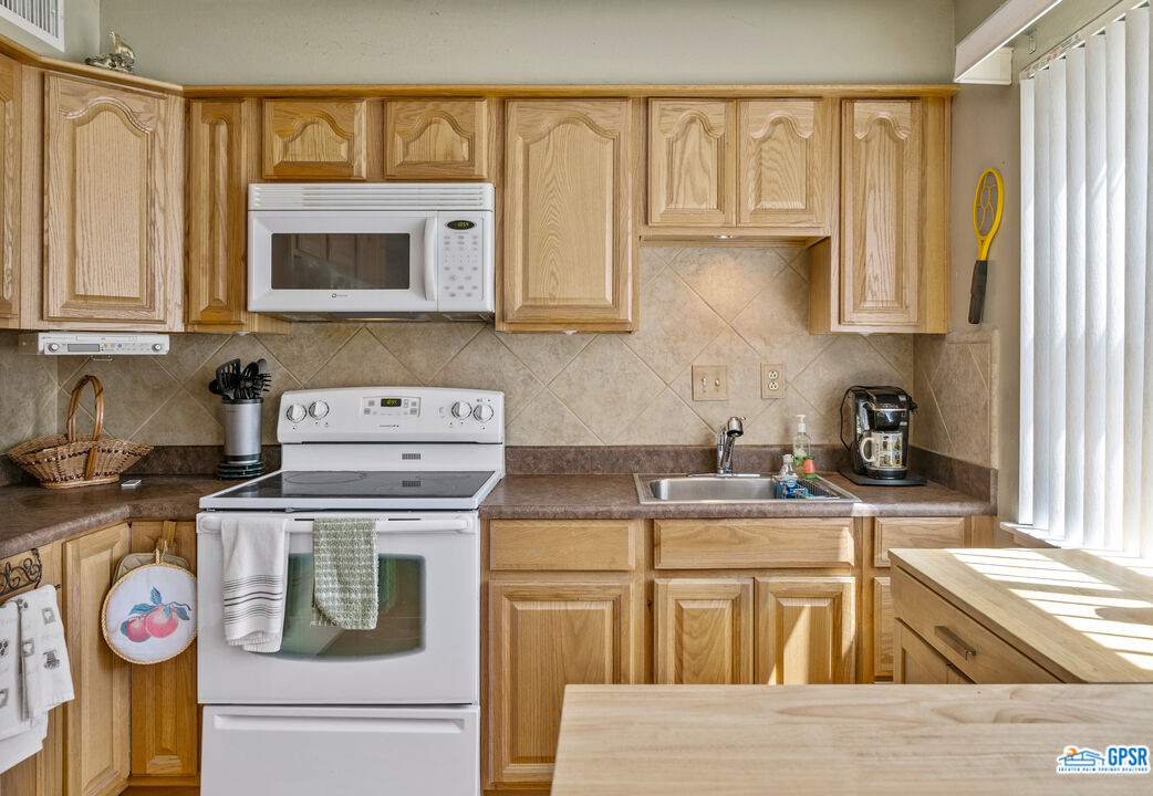 Image 9 for 6065 Montecito Dr #2