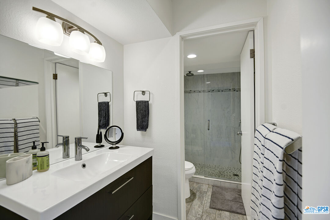 Image 12 for 1655 Palm Canyon Dr #310