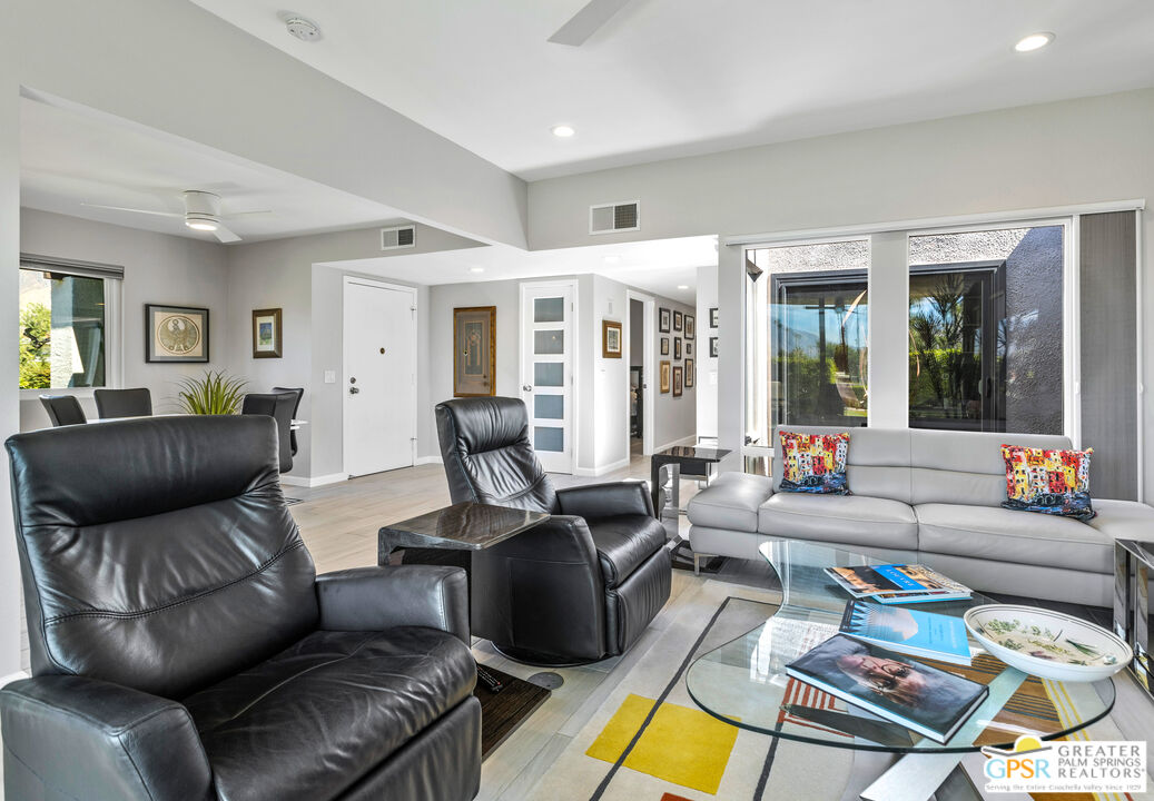 Image 14 for 701  N Madrid Cir