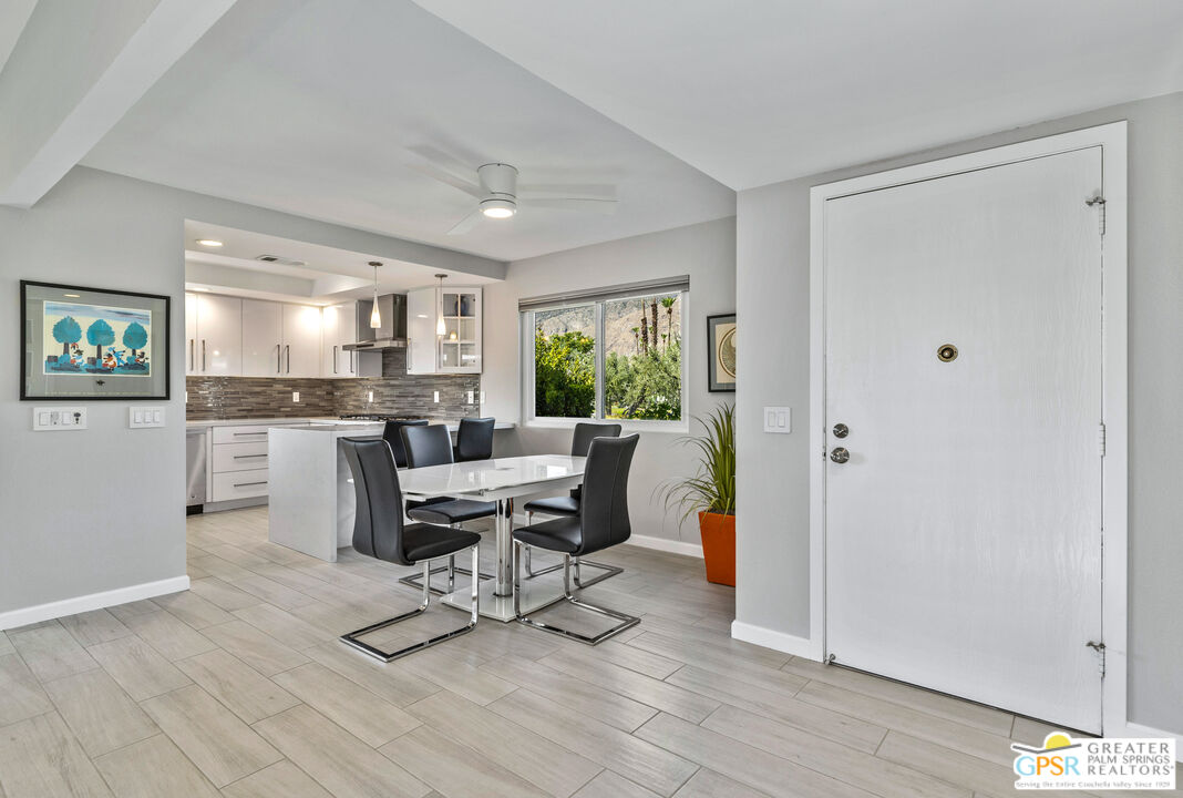 Image 4 for 701  N Madrid Cir