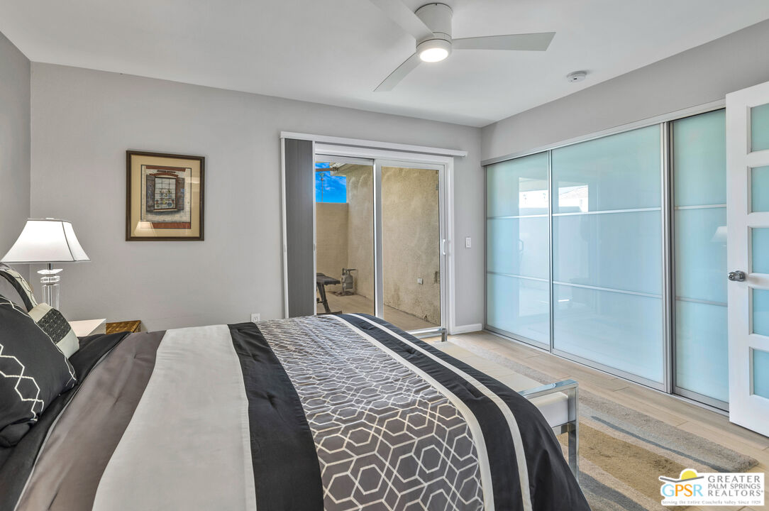 Image 21 for 701  N Madrid Cir