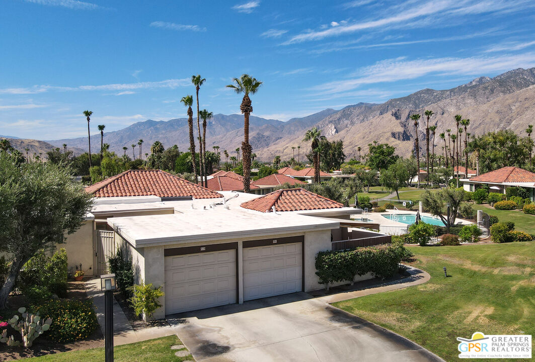 Image 30 for 701  N Madrid Cir