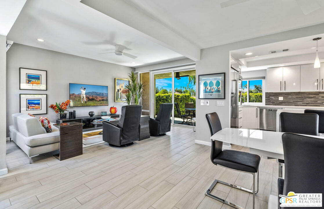 Image 6 for 701  N Madrid Cir