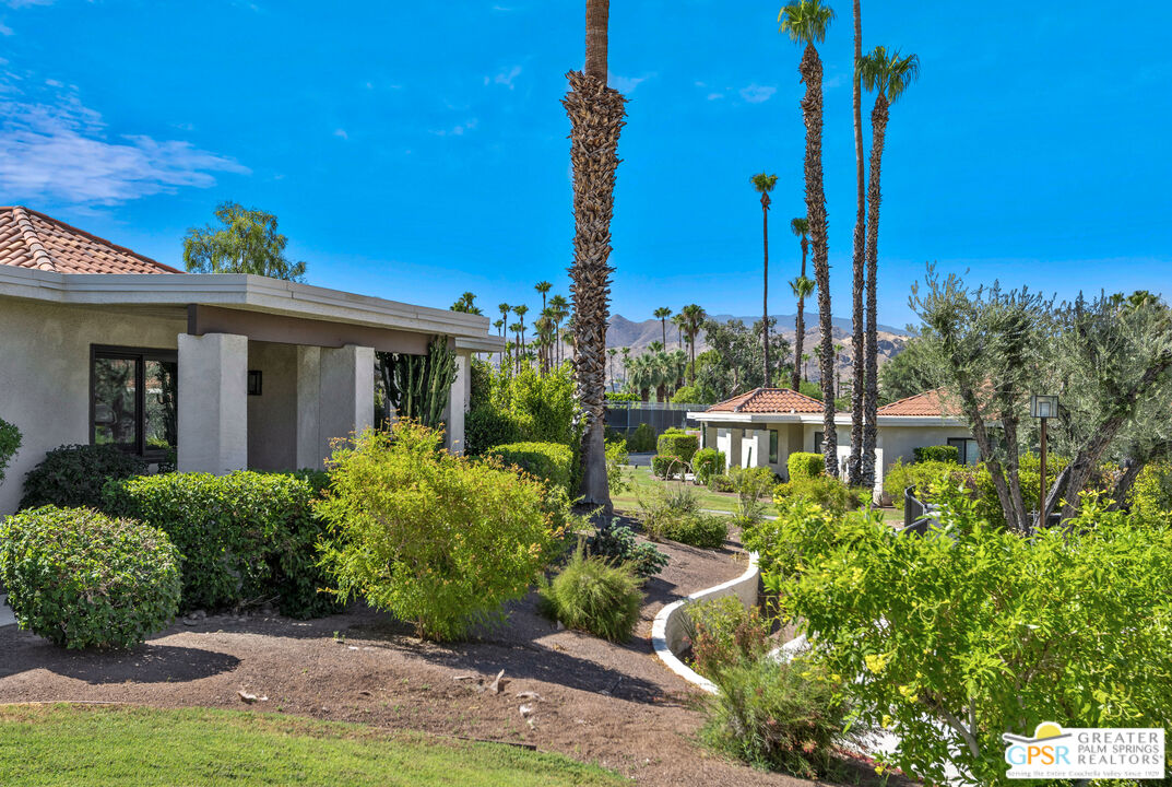 Image 3 for 701  N Madrid Cir