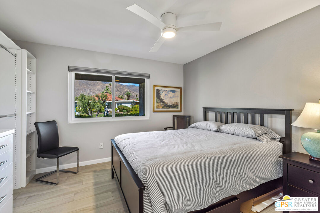 Image 15 for 701  N Madrid Cir