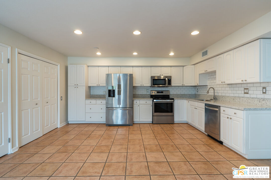Image 8 for 1381 Sunflower Cir
