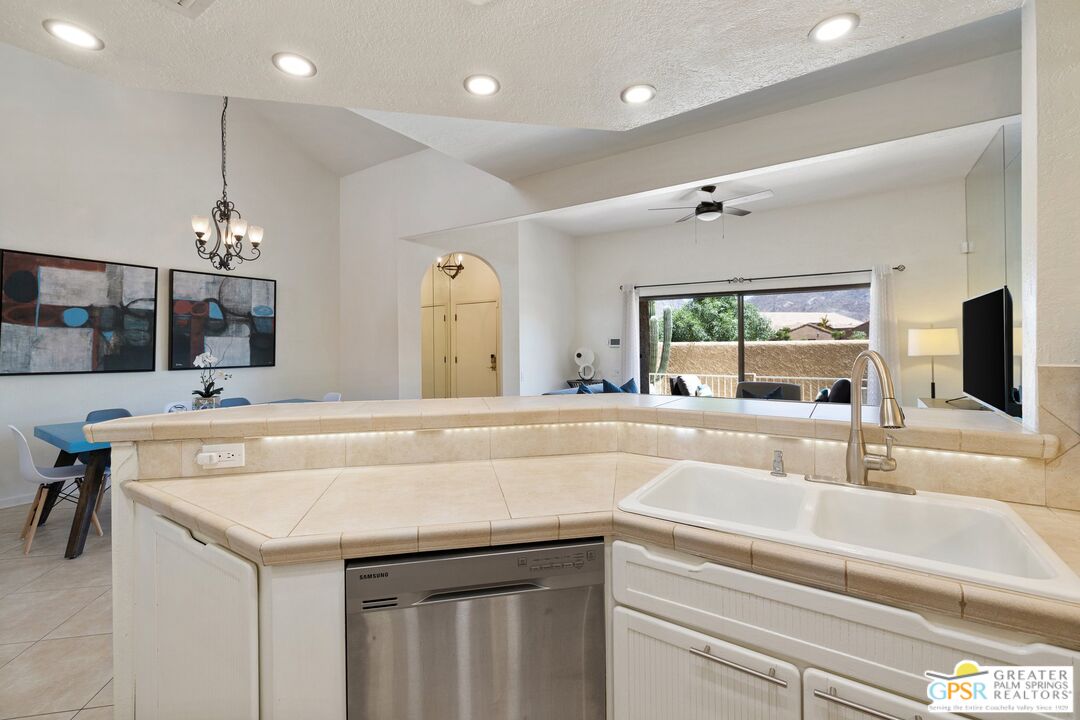 Image 14 for 49039   Mariposa Dr