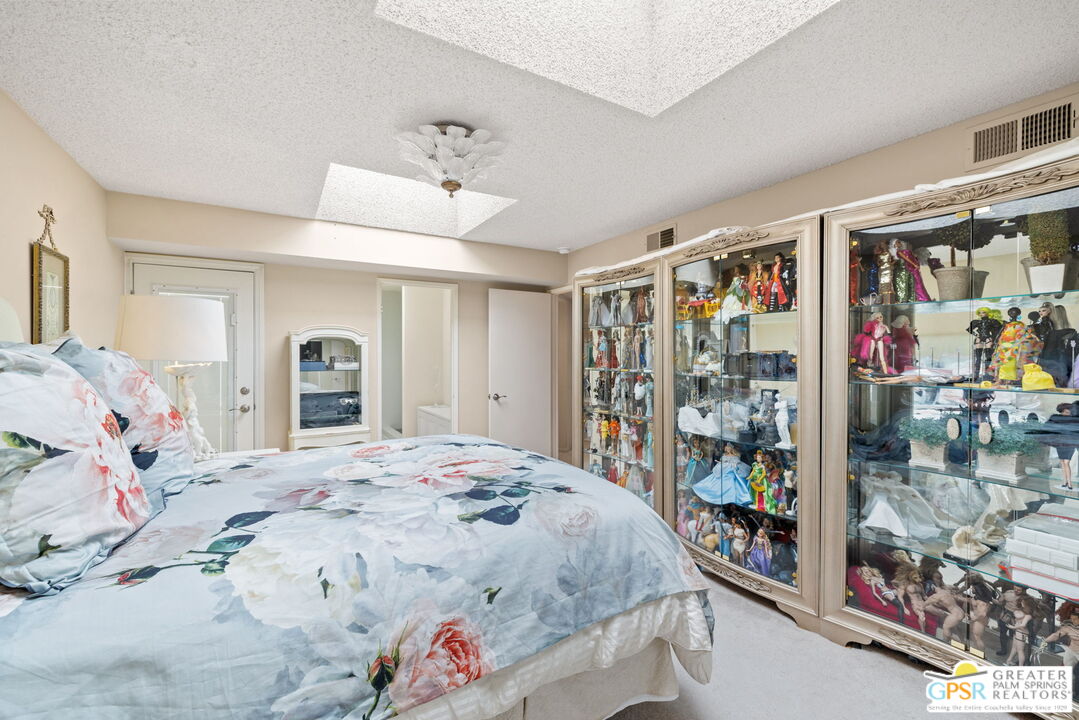 Image 32 for 6728   Greenwood Cir