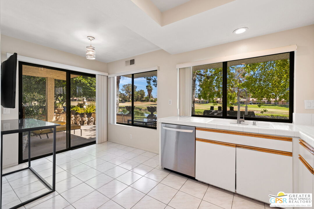 Image 16 for 6728   Greenwood Cir