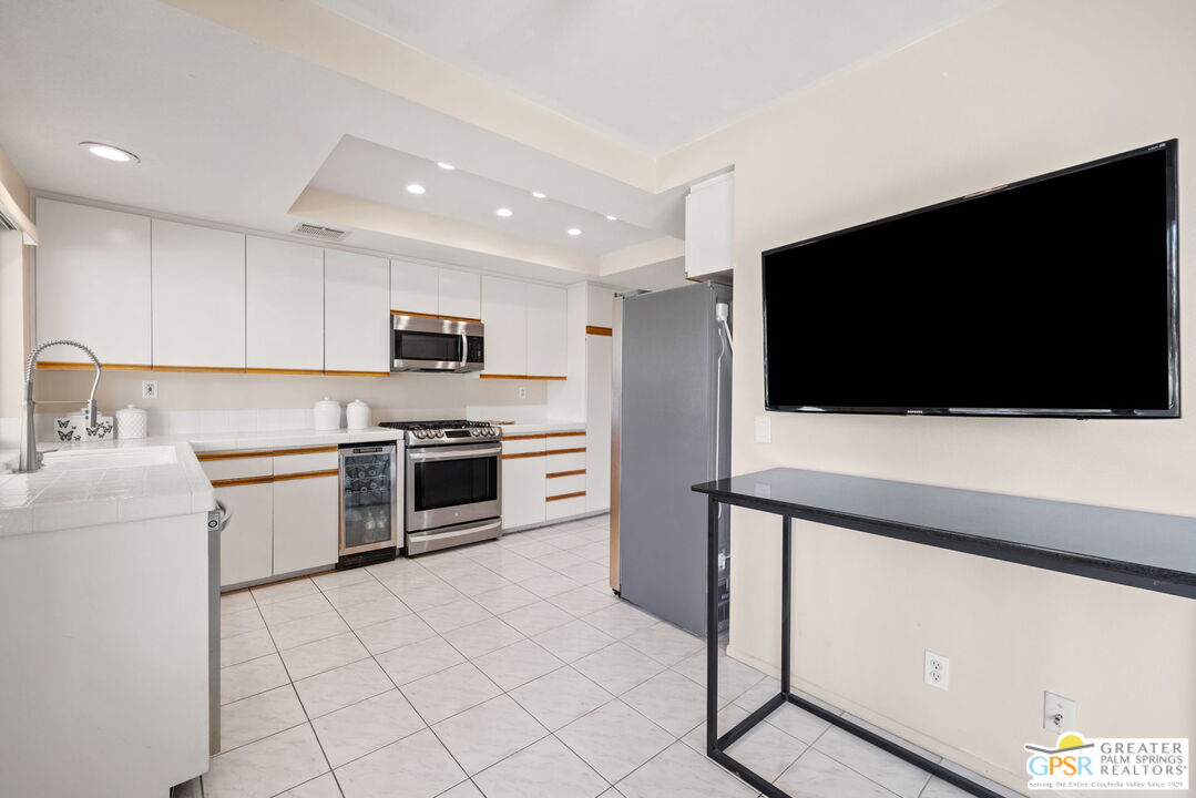 Image 18 for 6728   Greenwood Cir