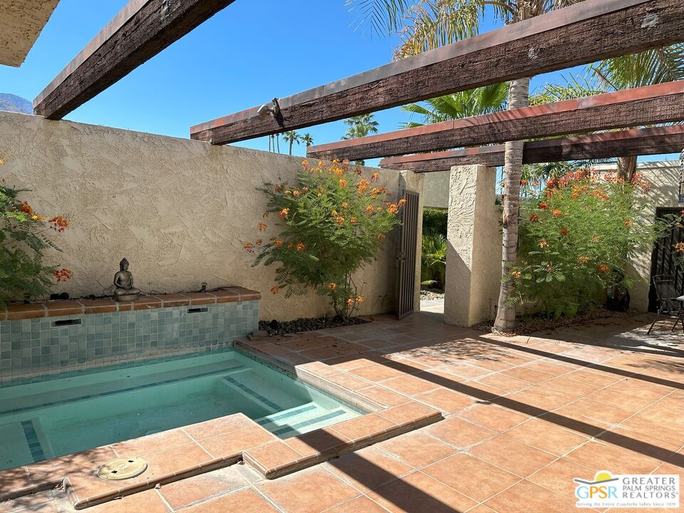 Image 2 for 407  N Calle Rolph